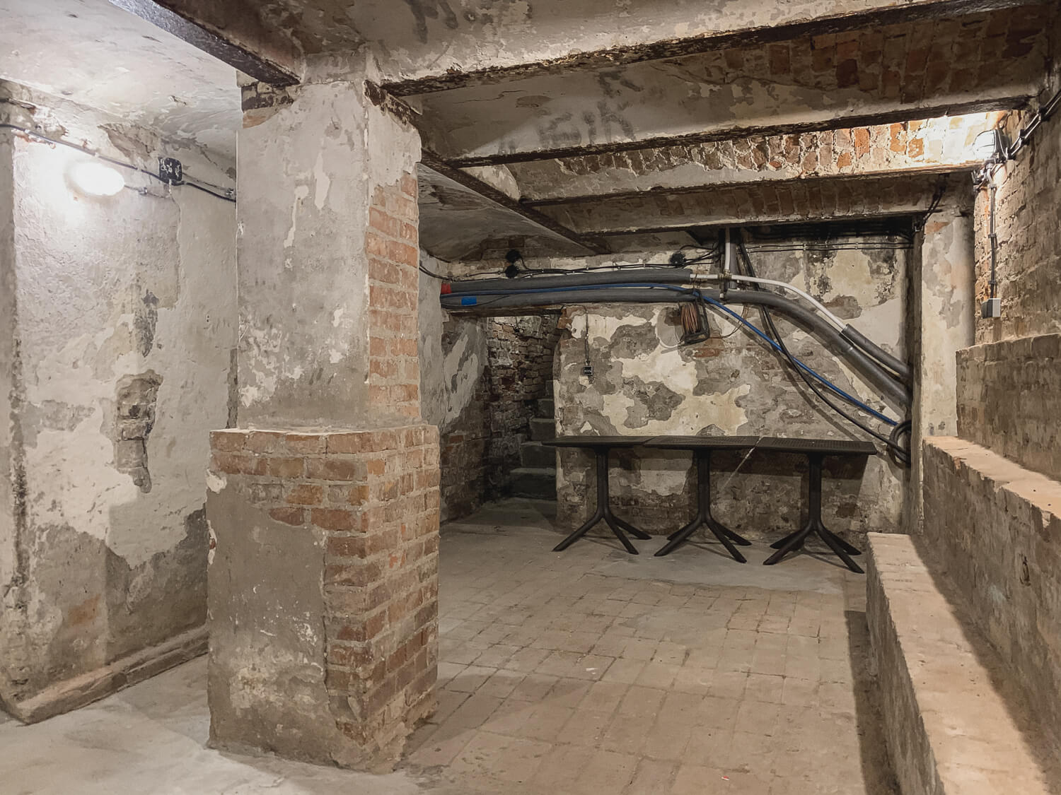 piwnica-kwadratpraski-2